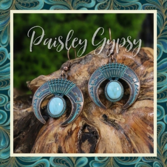 BEAUTIFUL BOHEMIAN WESTERN STYLE ANTIQUED BRONZE LOOKING EARRINGS - Picture 1 of 1